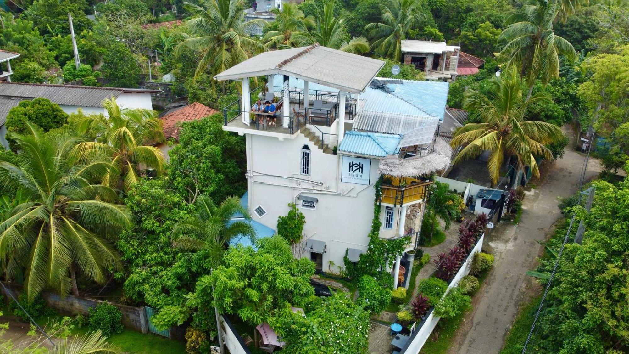 Habibi Hostel & Restaurant Unawatuna Exteriör bild