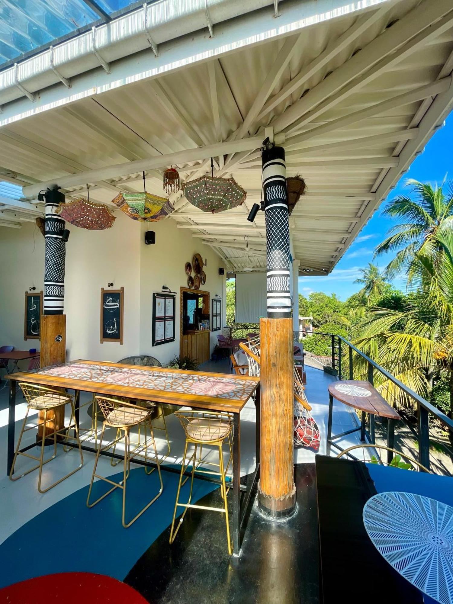 Habibi Hostel & Restaurant Unawatuna Exteriör bild
